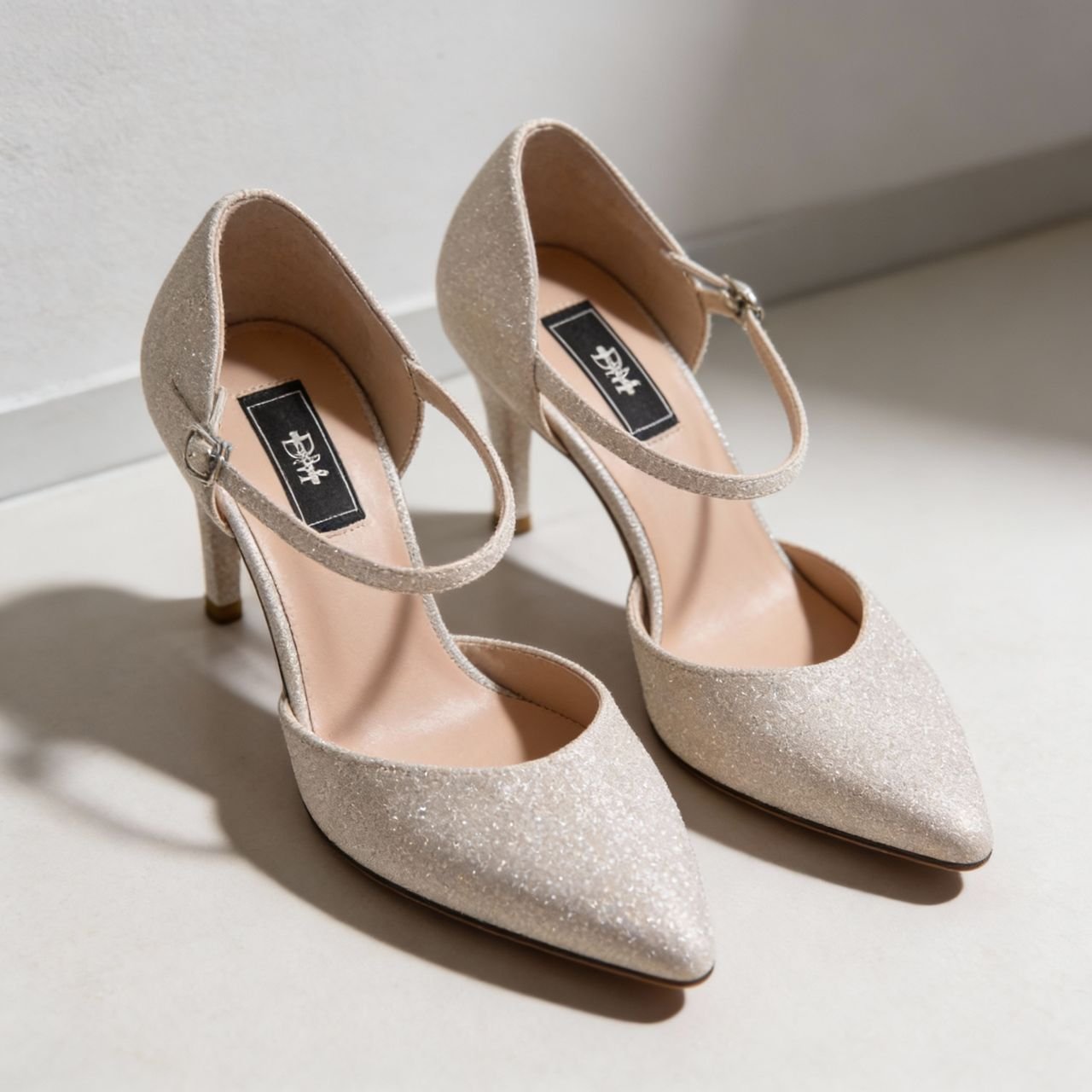 Salwa Heels in Silver