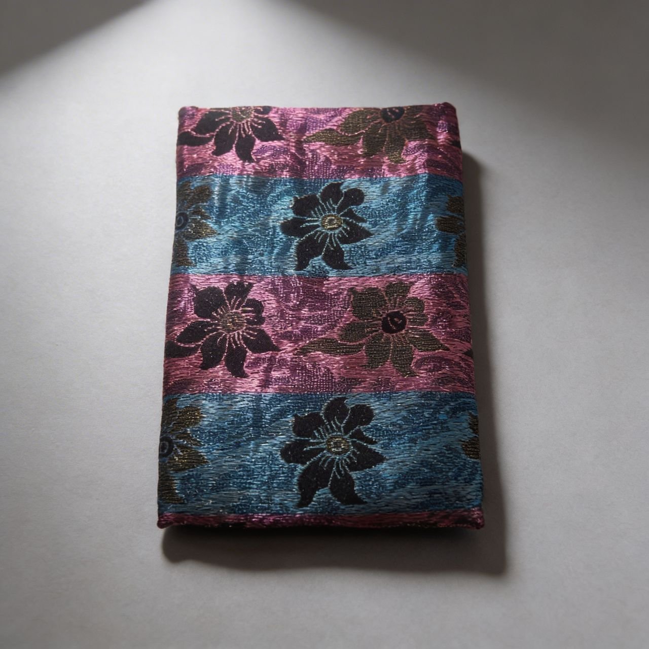 Hamal Sampin in Pink Blue