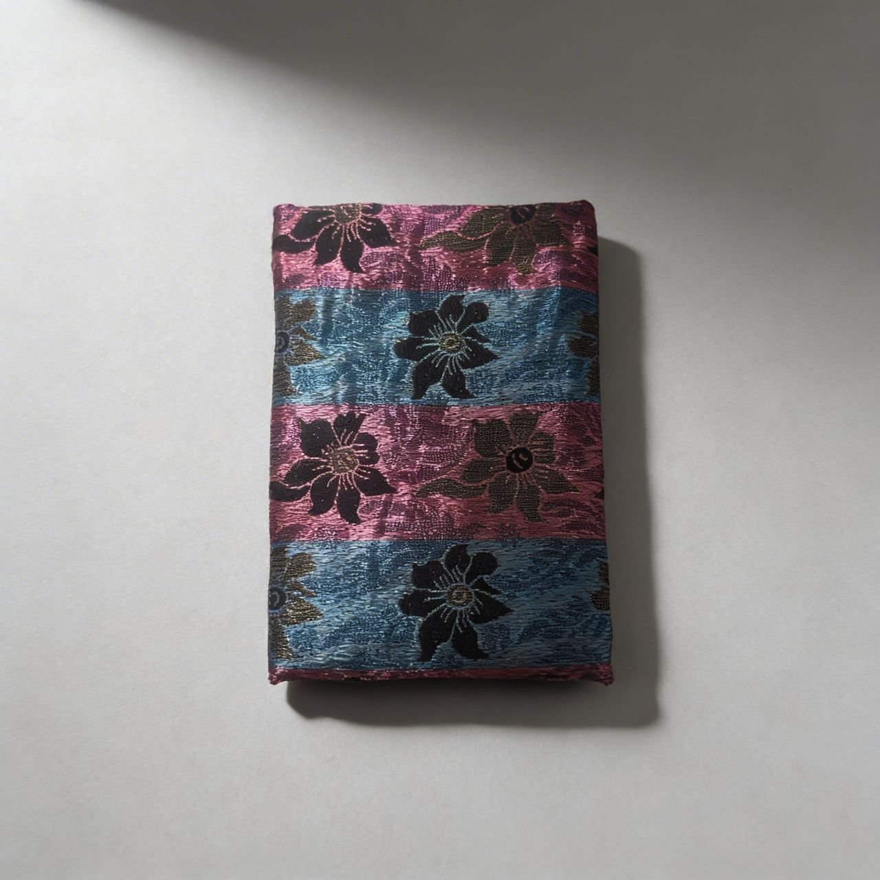 Hamal Sampin in Pink Blue