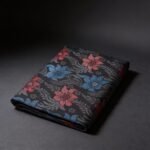 Utbah Sampin in Black Blue